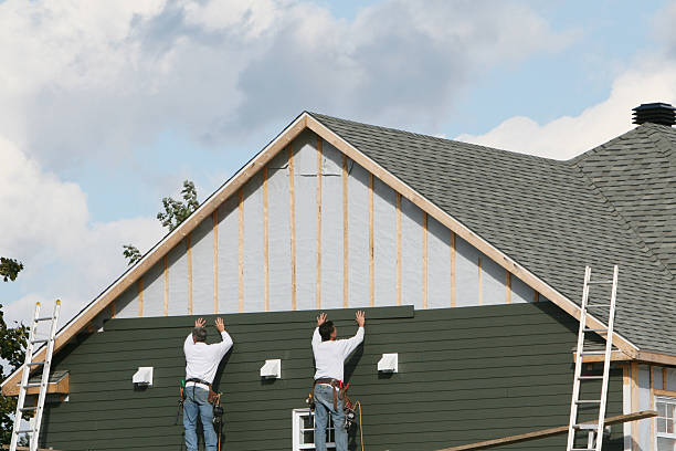 Professional Siding Installation technician working in Bentleyville, PA